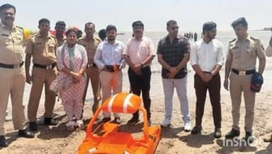 अलिबाग: रायगडात पर्यटकांच्या सुरक्षेसाठी समुद्रकिनाऱ्यांवर रोबोट रक्षक तैनात
