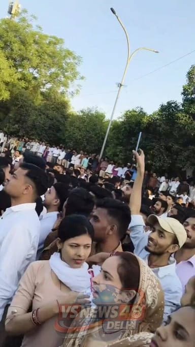 दिल्ली में मजदूरों ने किया हड़ताल ...
#noida
#protest
#delhinews
#vsnews48delhi