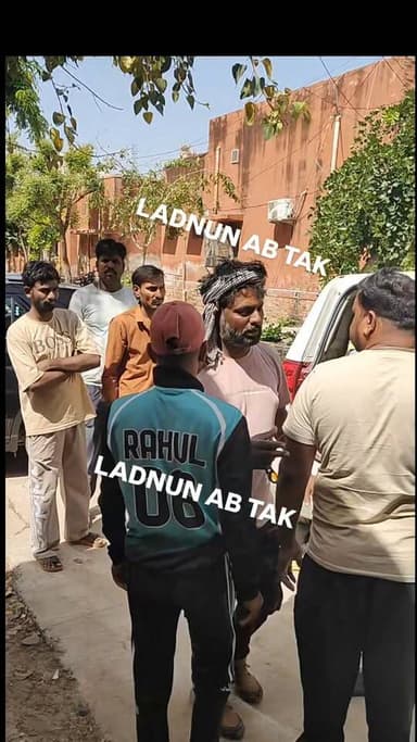 लाडनूँ:-23 साल के #युवक ने घर मे #फांसी का फंदा लगाकर की #आत्महत्या,सूचना पाकर मौके पर पहुँची #पुलिस,शव को रखवाया गया #म...