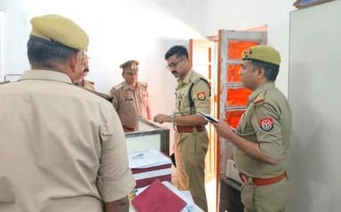 🚨 देवरिया में एक्शन मोड में नए कप्तान!
👉एसपी अभिजीत आर. शंकर ने किया पुलिस कार्यालय का औचक निरीक्षण
#देवरिया, सोमवार।
♦...