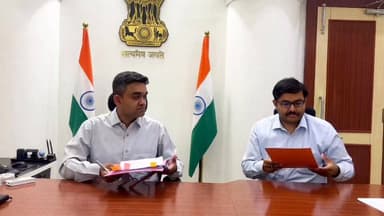 कलेक्टर प्रियंक मिश्रा ने #भोपाल स्थानांतरण होने पर प्रशासनिक व्यवस्था के सुचारू संचालन हेतु रिलीविंग लेते हुए सीईओ अभिष...