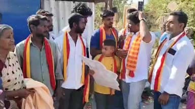 திருக்கழுக்குன்றம்: எங்களுக்கு ஒரு வாய்ப்பு தாருங்கள்,ஒவ்வொரு வார்த்திற்கும் நேர்மையாக இருப்போம் திருக்கழுக்குன்றம் அருகே TVK வேட்பாளர் வாக்குகளை சேகரித்தார்