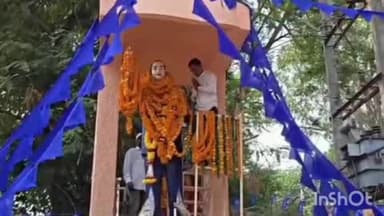 ନବରଙ୍ଗପୁର ପୋଲିସ ଷ୍ଟେସନ: ସହର ରେ ବାବା ସାହେବ ଙ୍କ ପ୍ରତିମୂର୍ତ୍ତିରେ ଶ୍ରଦ୍ଧାଞ୍ଜଳି ଜଣେଇଲେ ବିଧାୟକ ଙ୍କ ଶହ ବହୁ ମାନ୍ୟଗଣ୍ୟ ବ୍ୟକ୍ତି