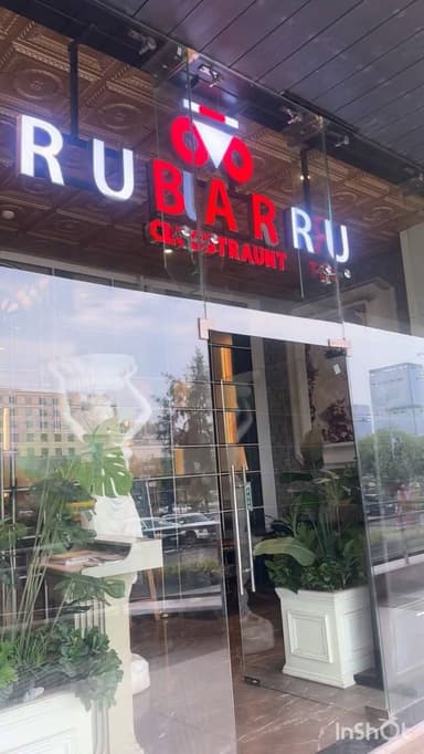 Art on the walls, magic on the plate 🎨✨
@rubarru.noida = Ambience 10/10, Food 10/10
Who’s joining me next time?
Fo...
