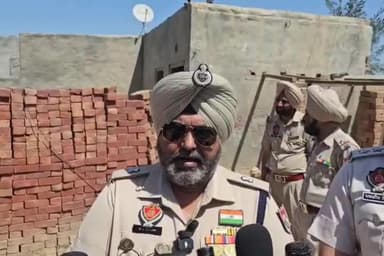 ਪਿੰਡ ਮਰਾੜ ਕਲਾਂ ਵਿਖੇ ਨਸ਼ਾ ਤਸਕਰ ਵੱਲੋਂ ਗੈਰ ਕਾਨੂੰਨੀ ਤਰੀਕੇ ਨਾਲ ਬਣਾਈ ਗਈ ਇਮਾਰਤ ਨੂੰ ਗਿਆ ਢਾਹਿਆ- ਮਨਮੀਤ ਸਿੰਘ ਢਿੱਲੋ ਐਸ ਪੀ (ਡੀ)