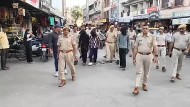 खेरवाड़ा: झुथरी गांव में पानी पिलाने के बहाने महिला से चेन लूटने वाले तीन शातिर बदमाशों को पुलिस ने बापर्दा किया गिरफ्तार