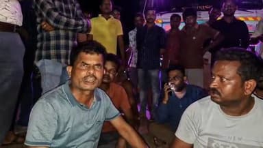 #ଗତକାଲି_ଡମ୍ଫର_କୁ_ପଛପଟୁ_ଧକ୍କାରେ_ଯୁବକ_ମୃତ_ଘଟଣାରେ !
#ଦାବି_ଶୁଣିଲେ_ପ୍ରଶାସନ ।
#ପ୍ରଶାସନ_ପ୍ରତିଶୃତି_ପରେ_ହଟିଲା_ରାସ୍ତାରୋକ ।