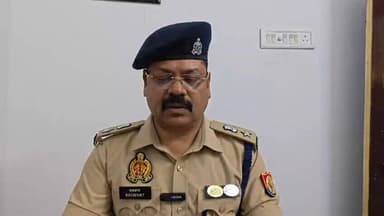 #PoliceAction
#ayodhyapolice
धोखाधड़ी व जालसाजी के मामले में वांछित 01 नफर अभियुक्त को थाना गोसाईगंज पुलिस द्वारा गिरफ्...