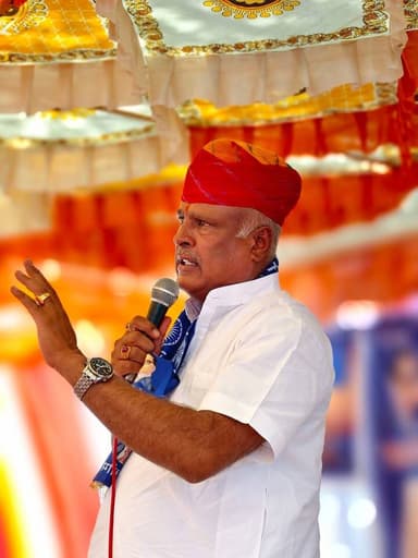 संविधान शिल्पकार भीमराव अम्बेडकर जी जयंती समारोह सेतरावा में उम्मेद सिंह राठौड़...