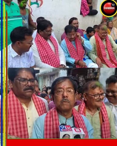 হাবরায় চড়ক পুজোয় তৃণমূল প্রার্থী জ্যোতিপ্রিয় মল্লিক