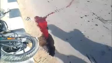 पीपलदा: इटावा, थाना इलाके में स्टेट हाईवे 120 पर दो मोटरसाइकिलों की टक्कर में एक की मौत, 2 घायल, पुलिस मौके पर पहुँची