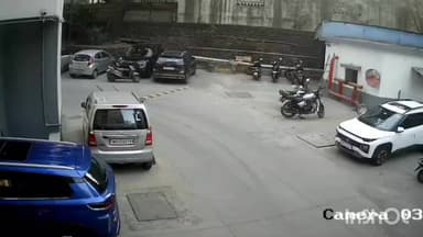 ठाणे: ढोकाळी नाका येथे भटक्या कुत्र्यांचा हैदोस, लहान मुलांसह अनेकांना घेतला चावा, सीसीटीव्ही व्हिडिओ आला समोर