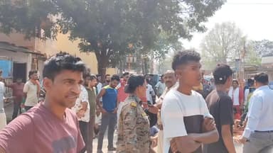 गुमला: गैस नहीं मिलने पर फूटा गुस्सा, पालकोट रोड जाम, वाहनों की लगी लंबी कतार