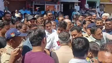 जसपुर: जसपुर में रानी लक्ष्मीबाई की मूर्ति लगाने को लेकर वर्तमान और पूर्व विधायक के बीच हुई जमकर बहस