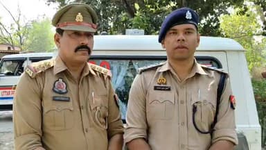 दि0-15.4.26 को #Ps_रसड़ा के ग्राम नत्थूपुर में 01 व्यक्ति का शव व घायलावस्था में उसकी पत्नी पड़ी होने की सूचना पर थाना स...