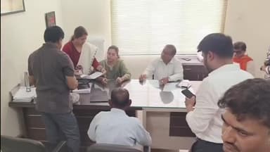 સાવલી: ભાજપ નેતા શૈલેષ મહેતાને ધક્કે ચઢાવાયા, કોંગ્રેસ નેતાને ફોર્મ પાછું ખેંચવા દબાણ કરતા હતા