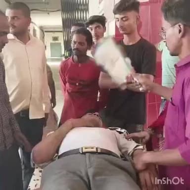 ऊंचाहार: लल्ली की चक्की धूता चौराहे पर डम्पर की टक्कर से कार सवार 5 लोग घायल, एक को किया गया रेफर