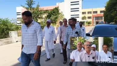 ભાણવડ: દ્વારકા જિલ્લાના મેઘપર ટીટોડી ગામમાં ચૂંટણી બહિષ્કાર,
રોડ રસ્તા ના અભાવના કારણે ગ્રામજનો પહોંચ્યા ક્લટર કચેરીએ