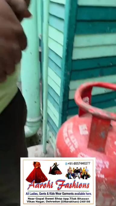 घटतौली का एक और वीडियो देखें, कैसे गैस की चोरी कर लोगों के घर पंहुचा रहा है डिलीवरी बॉय जागरूक ग्राहक ने गैस के सिलेंडर ...