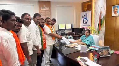 నిర్మల్: నిర్మల్ పట్టణ అభివృద్ధికై గతంలో మంజూరైన రూ.15 కోట్ల పనుల టెండర్లను యధావిధిగా కొనసాగించాలని కలెక్టర్ కు బీజేపీ వినతిపత్రం