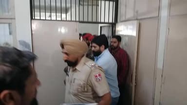 ਬਠਿੰਡਾ: ਕੋਰਟ ਕੰਪਲੈਕਸ ਵਿਖੇ ਅੰਮ੍ਰਿਤਪਾਲ ਮਹਿਰੋਂ ਨੂੰ ਕੀਤਾ ਪੇਸ਼ ਅਦਾਲਤ ਨੇ ਭੇਜਿਆ ਜੇਲ੍ਹ