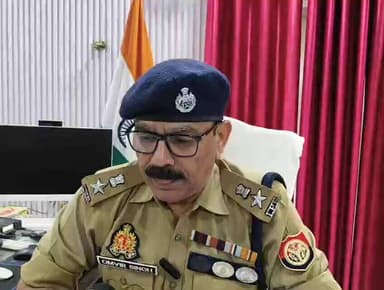 #Ps_रसड़ा के ग्राम नत्थूपुर में 1 व्यक्ति का शव व घायलावस्था में उसकी पत्नी पड़ी होने की सूचना पर थाना स्थानीय मौके पर प...