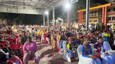 हीरापुर हरिमंदिर में बंगाली समुदाय द्वारा आयोजित बांग्ला नव वर्ष महोत्सव में शामिल हुए धनबाद महापौर संजीव सिंह।