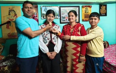 चमोली: चमोली जनपद में प्रियांशी त्रिपाठी ने 97.2 प्रतिशत अंक प्राप्त कर जिले में किया टॉप, विद्यालयों में शतप्रतिशत रहा परिणाम