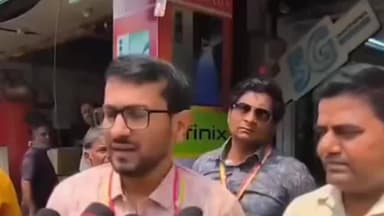 ಬಳ್ಳಾರಿ: ಬಳ್ಳಾರಿ ನಗರದ ವಿವಿಧ ಕಡೆ ಮಹಾನಗರ ಪಾಲಿಕೆಯಿಂದ ಪುಟ್ ಬಾತ್ ಒತ್ತುವರಿ ತೆರವು ಕಾರ್ಯಾಚರಣೆ