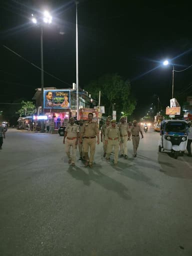 पुलिस अधीक्षक सुलतानपुर @ipsCharuNigam के निर्देशन में सुलतानपुर पुलिस द्वारा अपराध नियंत्रण, शांति/सुरक्षा एवं कानून व...