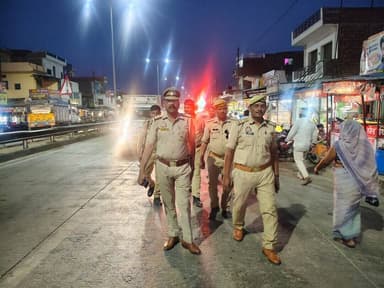 पुलिस अधीक्षक सुलतानपुर @ipsCharuNigam के निर्देशन में सुलतानपुर पुलिस द्वारा अपराध नियंत्रण, शांति/सुरक्षा एवं कानून व...