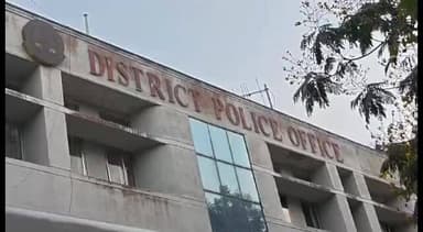 திருவள்ளூர்: திருவள்ளூர் தொகுதியில் அதிமுக வேட்பாளர் ரமணா மீது மோசடி செய்ததாக காவல் கண்காணிப்பாளரிடம் புகார்