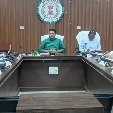 जिले में चल रहे विकास कार्यों और शासन की विभिन्न योजनाओं की प्रगति को लेकर आयोजित समय-सीमा बैठक में कलेक्टर श्री इंद्रजी...