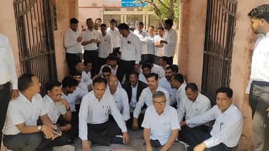 अधिवक्ताओ का विरोध प्रदर्शन पुलिस प्रशासन के खिलाफ की गई नारेबाजी #live #viral #didwanajila #bakil