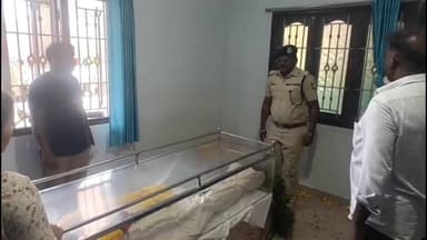 பெரம்பலூர்: விபத்தில் உயிரிழந்த பாடலூர் எஸ்எஸ்ஐ ஜெயராமன் உடலுக்கு 21 குண்டுகள் முழங்க காவல்துறையினர் இறுதி அஞ்சலி