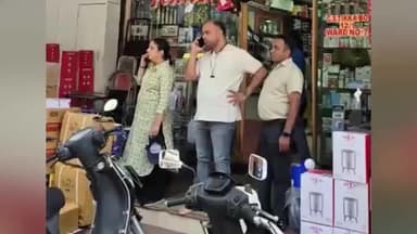 નવસારી: નવસારી મહાનગરપાલિકા દ્વારા શહેરમાં દબાણ દૂર કરવાની કામગીરી તેજ