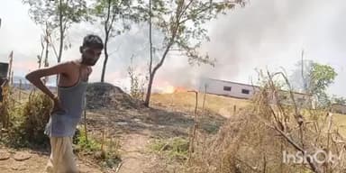 केवलारी: ग्राम अहरवाड़ा में गेहूं की नरवाई में लगी आग, गांव तक पहुंची, फायर बिग्रेड ने पाया काबू