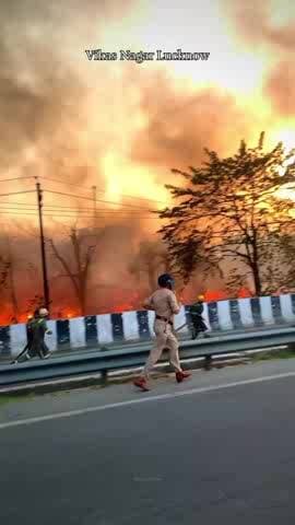 #Lucknow# #mein #tedhi #puliya #ke #pass #Vikas #Nagar #mein #lagi #Bishad #Aag #Lucknow# #Uttar# #Pradesh#
