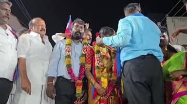 காட்டுமன்னார்கோயில்: காட்டுமன்னார்கோவிலில் தேர்தல் பிரச்சார மேடையில் நடைபெற்ற திருமண விழா