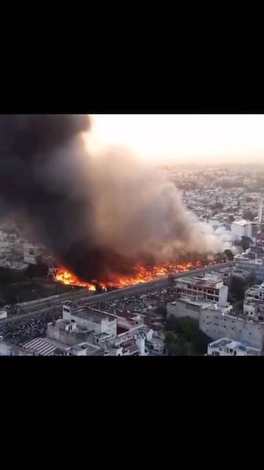 हाल-ए लखनऊ: लोग गुजरते रहे गरीबों के घर चलते रहे