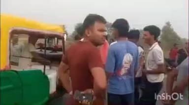 करपी: धोखहारा मोड़ पर ग्रामीणों ने मृतक का शव रखकर किया सड़क जाम