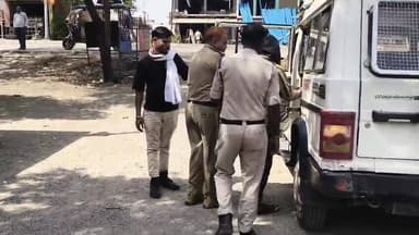 बारापत्थर हत्याकांण्ड का मुख्य आरोपी चंदन यादव गिरफ्तार, बीस हजार ईनाम था घोषित, नागौद पुलिस को मिली बडी सफलता।
#vairal...