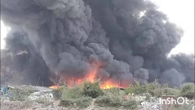 गाज़ियाबाद: कनावनी में झुग्गी झोपड़ियों में आग लगने का मामला, डीएम बोले- 150 से अधिक झोपड़ियों में लगी आग, पाया गया काबू