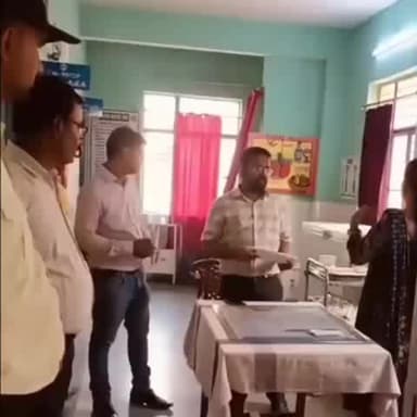 परबत्ता: परबत्ता सीएचसी का औचक निरीक्षण, स्वास्थ्य व्यवस्था में मिलीं खामियां