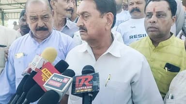 किच्छा: किच्छा विधायक तिलक राज बेहड़ नवीन मंडी पहुंचे, गेहूं की तौला नहीं होने पर विधायक भड़के