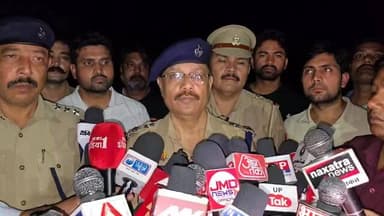 ब्रेकिंग न्यूज़ जालौन
#उरई
अंतर राष्ट्रीय बदमाशों से जालौन पुलिस एसओजी सर्विलेंस टीम की हुई मुठभेड़
मुठभेड़ के दौरान ...