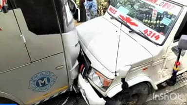 सलूनी: चकोली-हिमगिरी मार्ग पर पिकअप और बस के बीच हुई टक्कर, दोनों वाहनों को हुआ नुकसान