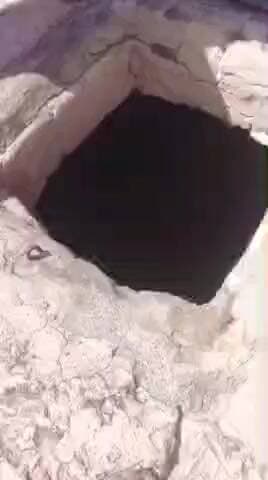 तारानगर: प्रसिद्ध स्नेक केचर सीताराम जोड़ी ने गांव जोड़ी की रोही में बने कुण्ड से सबसे जहरीले सर्प का रेस्क्यू कर बाहर छोड़ा