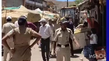 त्र्यंबकेश्वर: सिंहस्थ कुंभमेळ्याच्या पार्श्वभूमीवर त्र्यंबकेश्वर शहरात राबवण्यात आली अतिक्रमण निर्मूलन मोहीम