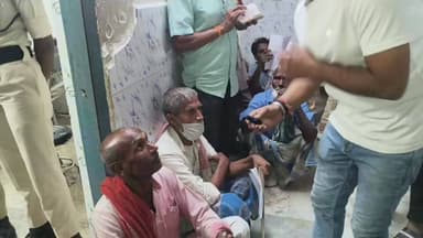 सीतामढ़ी सदर अस्पताल में लगभग दो से ढाई घंटे से डॉक्टर थे फरार ।। लापता है डॉक्टर।।
#SitamarhiNews #SAROJRAJA #BiharPo...